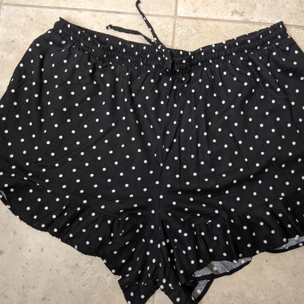 Mossimo Polka dot ruffle shorts - size XXL